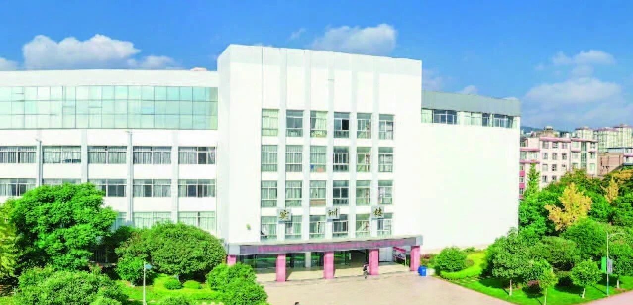 昆明学通学校外观