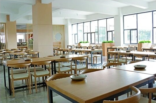 校园餐厅